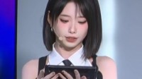 LPL新美女主持惊艳亮相引热议 前SHY48女团成员!