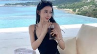 潘玮柏娇妻晒泳装照秀身材 姿色迷人超显年轻