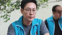 张颂文近况曝光 在北京顺义做志愿者