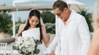 梁家辉夫妇与混血外孙合照 祖孙俩非常温馨有爱