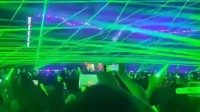 大张伟演唱会致死量激光引热议 医生：更要小心手机