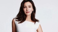 卢靖姗挺孕肚健身状态好：在运动中汲取能量