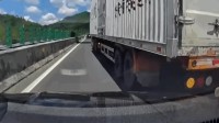开了辅助驾驶眼睁睁看着追尾半挂 司机：我以为能刹住