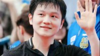 吴敬平教练晒樊振东德甲首胜照片：久违的笑容