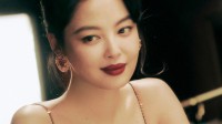 辛芷蕾杂志全面爆发 这身材罪大恶极的动态图