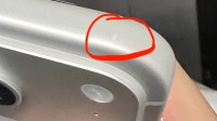 第一批iPhone17贴膜受害者出现了:边框被划伤好心疼
