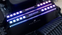 硬件情报站：贼船内存频率之争败诉 首款带屏内存现身