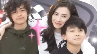 张柏芝晒15岁二儿子谢振南近照 手插兜对镜自拍