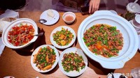 罗永浩晒370元7个现炒热菜上热搜：撑到翻白眼