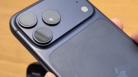 苹果谈iPhone17Pro划痕：机背痕迹系支架磨损导致