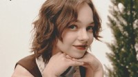 星期三“小狼女”艾玛·迈尔斯写真 毛茸茸的可爱
