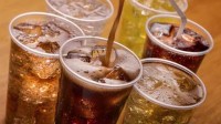 喝可乐也会抑郁？新研究发现含糖碳酸饮料或可致郁