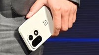 一加15真机亮相：首发165超高帧游戏生态！