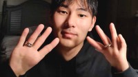 男子天生缺少拇指走红 分享4指的生活细节