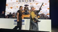 《羊蹄山》女主演员现身TGS展台！亲自COS起了女主