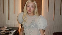 朴彩英周杰伦“梦幻联动”！黑丝透视装弹钢琴曲