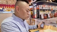 餐馆搬走 老板挨个给会员打电话退款:“不欠1分钱”