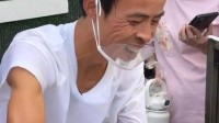 鸡排哥手臂布满烫伤疤！网友感慨：是奋斗的勋章