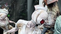 《寂静岭2》性感护士雕像展出!大雷黑丝让人心旷神怡