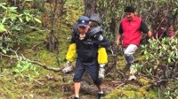 女孩海拔4700多米登山失温休克被抛弃 被另一只队伍救回