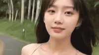 女大学生才是最会整活的 眼睛全程聚焦的动态图