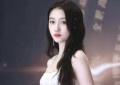 关晓被造型师陷害 美颜看着习惯就好的动态图