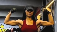 24岁女生高位截瘫后 轮椅上练出麒麟臂