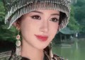 黄子韬婚纱照全是右脸 非常有包袱的动态图