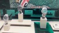 央视曝光奢侈品低价代购骗局:自己贴钱购买获得信任