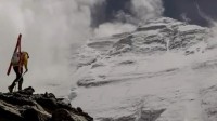 有史以来第一人！美国登山家从珠峰北壁成功滑降