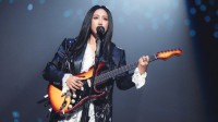 歌手陈粒演出时耳机“爆炸” 工作室发文报平安