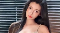 “浩浩妈”晒新视频！吊带短裤大秀美腿！