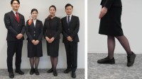 日航宣布空姐可选运动鞋执勤：自行挑选最合脚鞋款