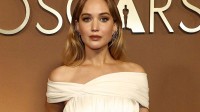 大表姐亮相奥斯卡！性感长裙新造型曝光